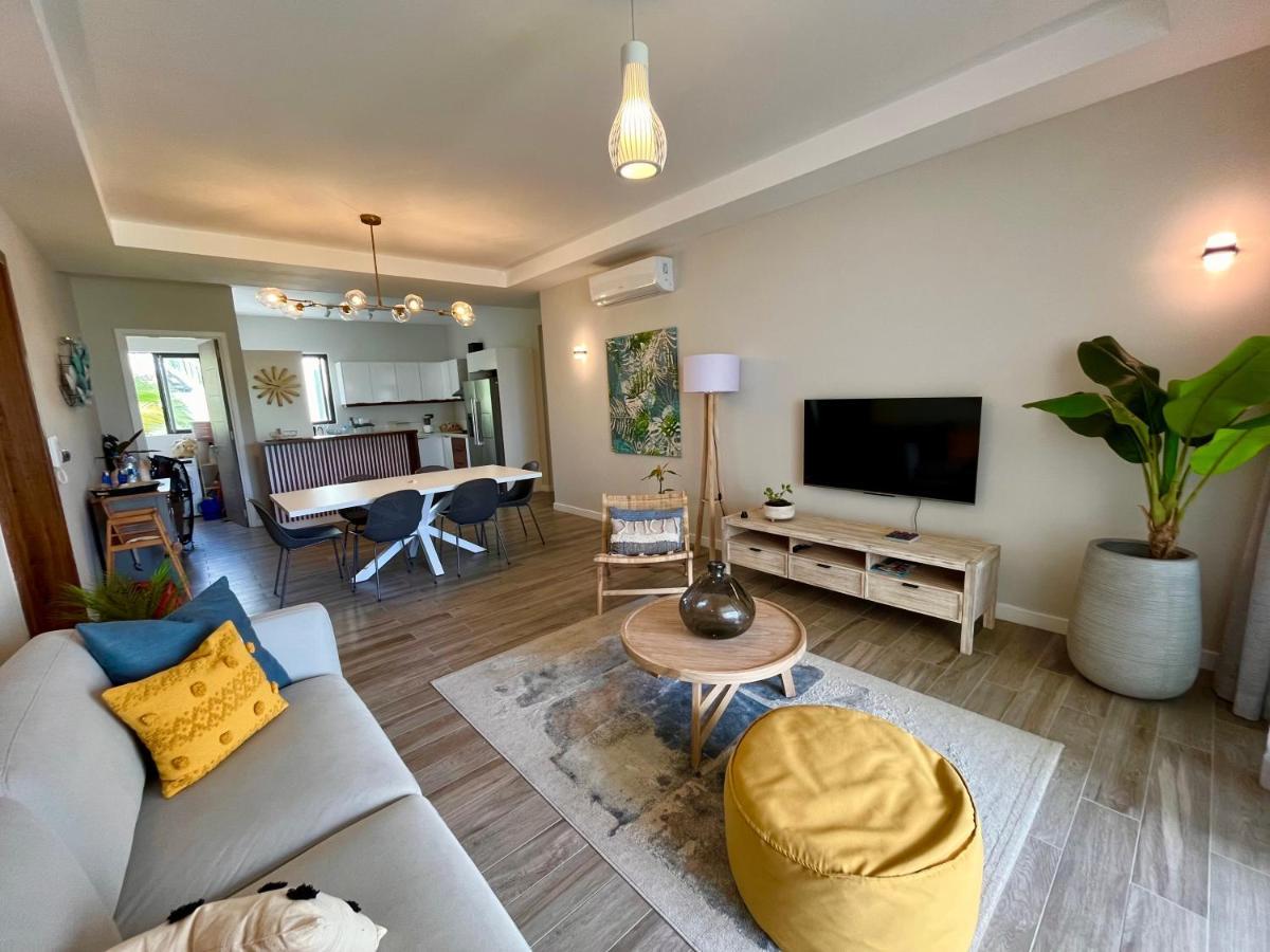 Tropical Beachfront अपार्टमेंट *